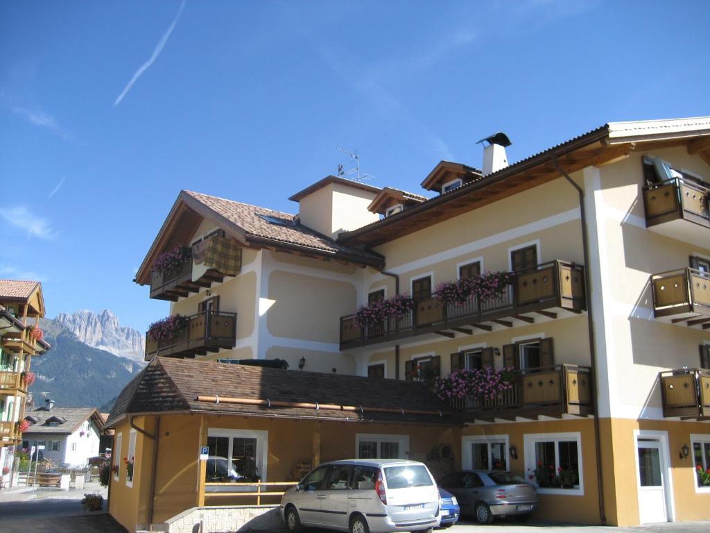 Hotel El Geiger Поца ди Фаса Екстериор снимка