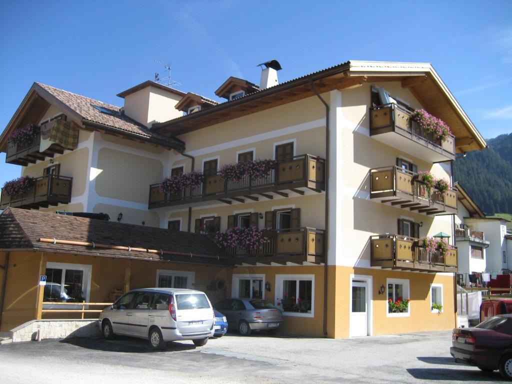 Hotel El Geiger Поца ди Фаса Екстериор снимка
